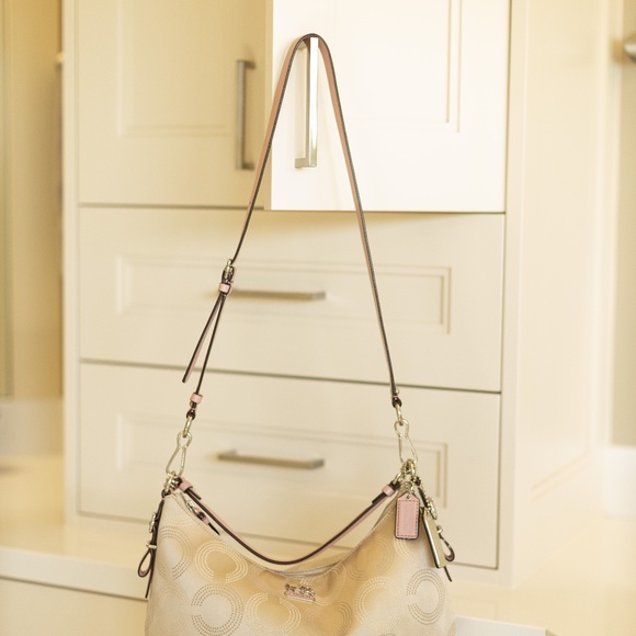 Authentic Coach hobo/cross body - Picture 2 of 12